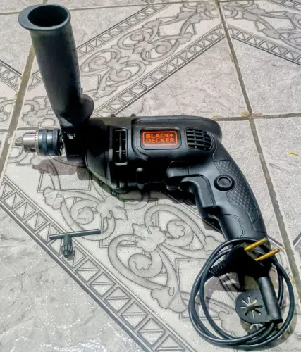 Furadeira Black & Decker 3/8 127v