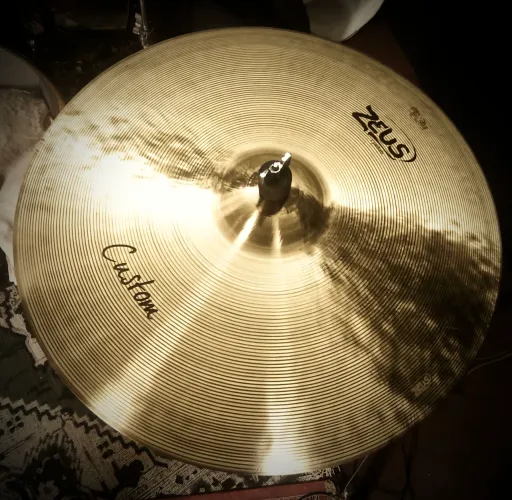 Prato Zeus 24 Custom