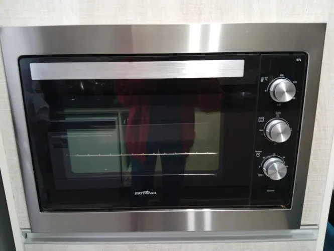 Vendo Forno Britânia 47 litros de embutir