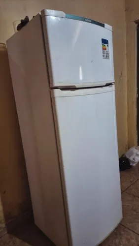 GELADERIA CONSUL DUPLEX , COM APENAS 3 ANOS DE USO , ACOMPANHA GARANTIA DE 3 MESES !