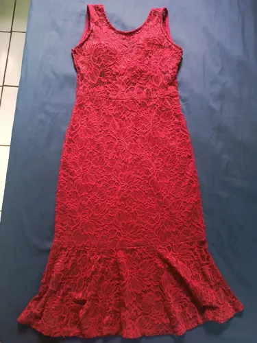 Vestido Marsala em renda