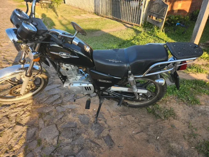 SUZUKI INTRUDER 125 2014