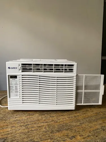 AR CONDICIONADO GREE 7500 BTU/ h (ESTADO DE NOVO)