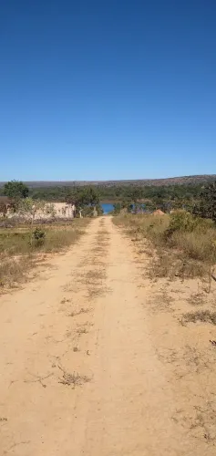 Lote à 80 metros da beira da represa