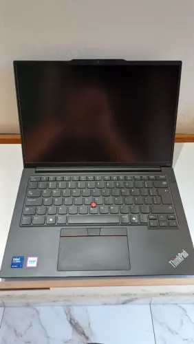 Notebook Lenovo thinkpad E14 Gen 6, ultra 7 155U, 16gb ramz ssd 512gb, full hd.