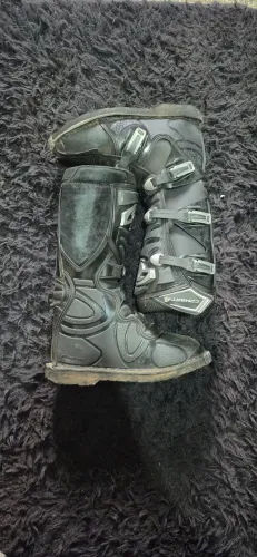 Vendo bota de motocross
