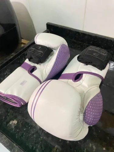 Vendo luva original de box pretorian original feita em p.u couro sintético
