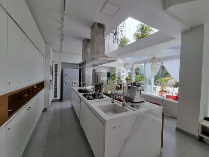 Casa de 8 suítes à venda na Agronômica