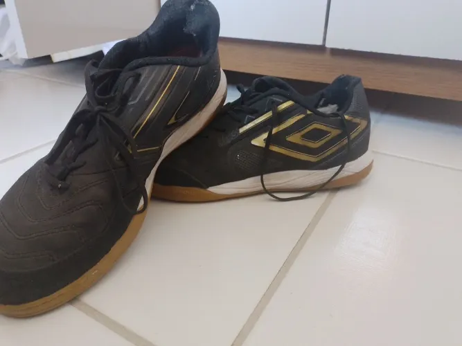 Pro 5 tenis de futsal usado