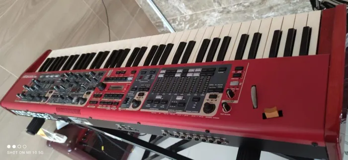 Nord Stag 2 teclado