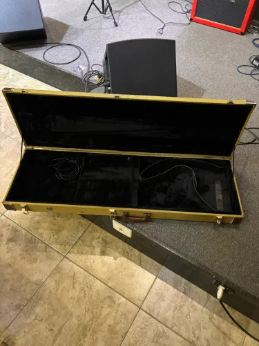 CASE PARA BAIXO - DOURADO