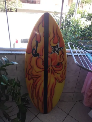 Vendo prancha em bom estado 