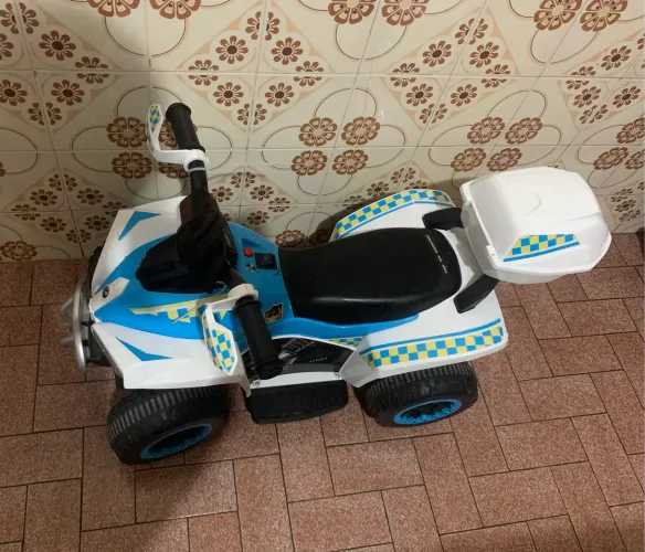 Mini Quadriciclo infantil Moto elétrica 