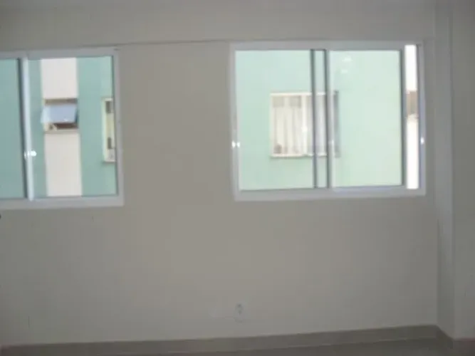 Apartamento para alugar no condomínio CHAPLIN V no bairro Zona 07 - Maringá/PR