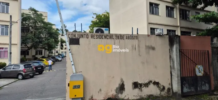 APARTAMENTO À VENDA NO CONDOMINIO DOS BANCÁRIOS COM 2 QUARTOS NA PRAÇA SECA