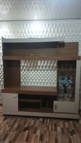 Vendo uma estante de sala com pasteleira de vidro bem conservado 