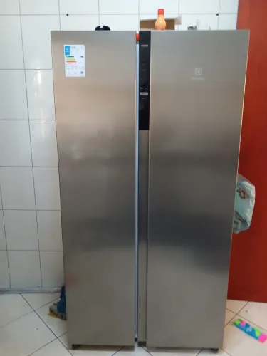 Geladeira Electrolux side by side