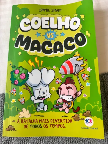 Livro infantil Coelho vs Macaco