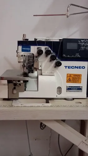 Máquina de interloque 7 mil pontos tecneo na garantia ainda!!!