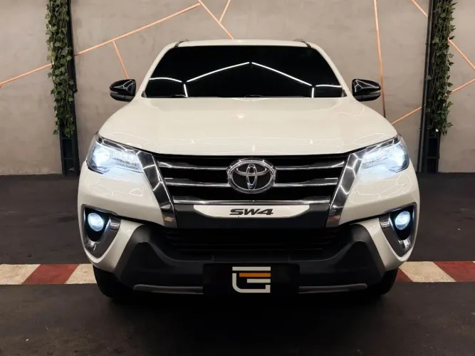 Toyota Hilux SW4 4X4 2.8 Diesel 2019