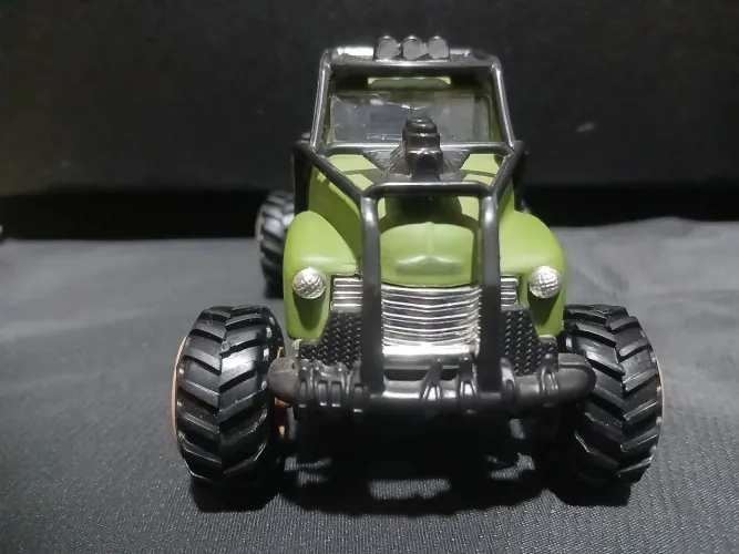 Miniatura jipe militar maisto off-road