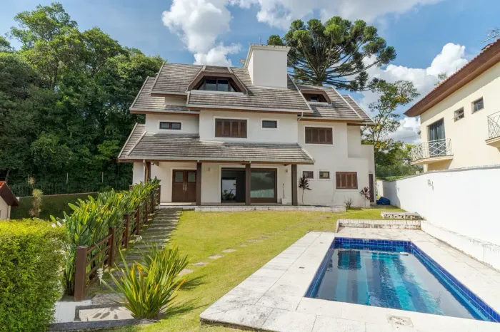 Casa em condomínio à venda no bairro campo comprido em Curitiba