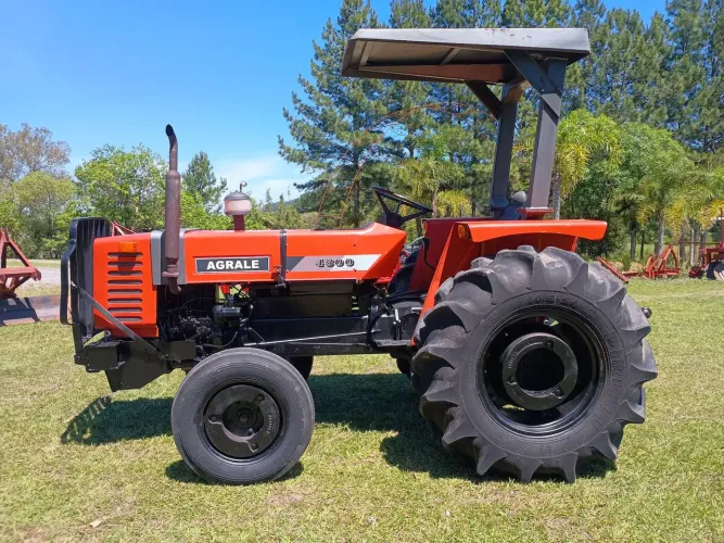 AGRALE 4300 COM ROÇADEIRA 