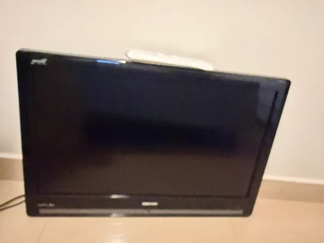 TV 29 polegadas com leve defeito na tela. MAs funcionando perfeitamente