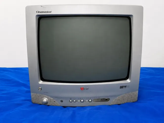 TV de tubo LG Cinemaster 14 funcionando