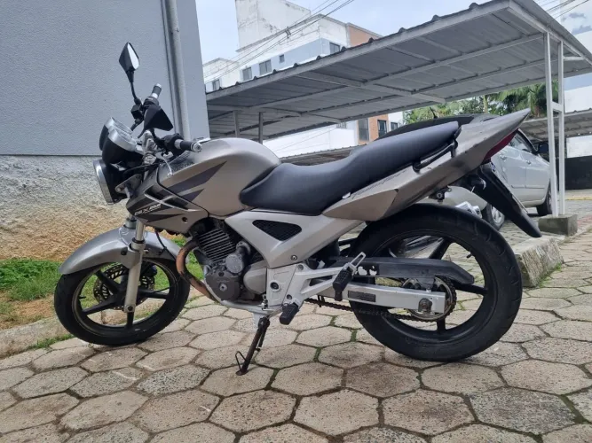 Vendo moto Twister 2008