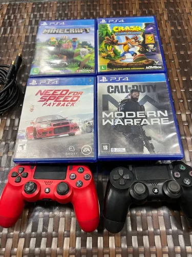 PS4 Slim 2 Controles + 4 Jogos