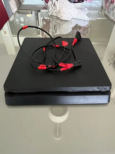 Ps4 Slim 1Tb + 2 controles originais