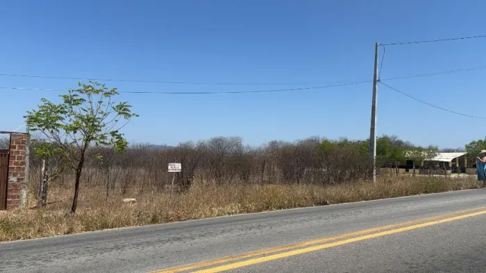 TERRENO 15 X 33 EM FRENTE O BOI NA BRASA (FLORES/PE)