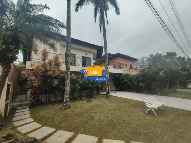 Casa de Luxo em condomínio fechado frente pro Mar!