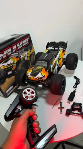 Carro de controle remoto 4x4 de 80km/h