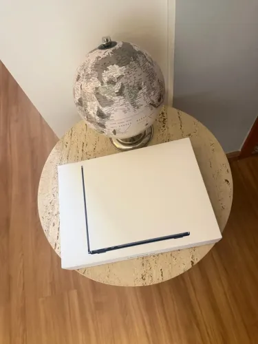 MACBOOK AIR M5 LACRADO