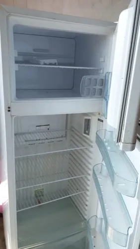 Vendo geladeira Consul duas portas, funcionando perfeitamente e com garantia