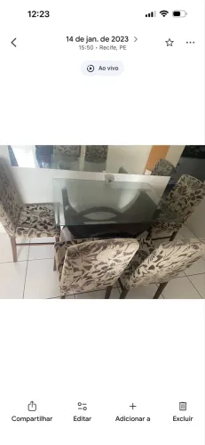 Conjunto de mesa e cadeiras 