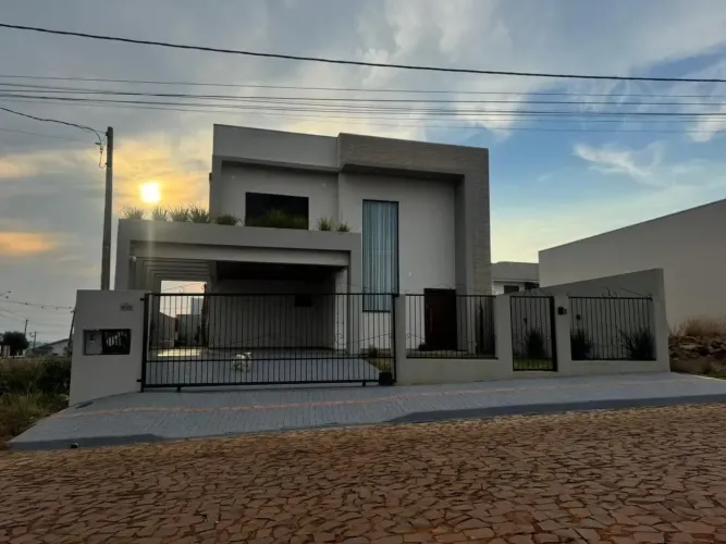 Sobrado Moderno de Alto Padrão e Acabamento de Qualidade - Vitorino / PR
