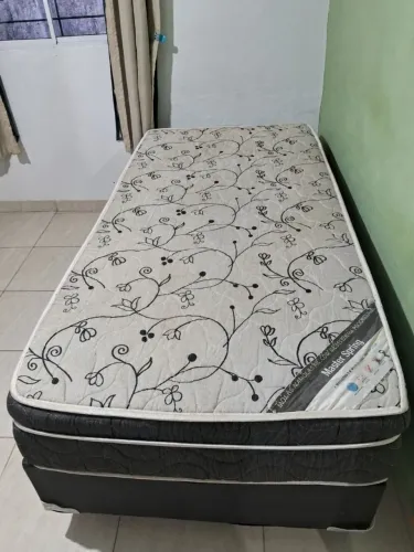 Vendo cama box de solteiro com o colchão ortobom