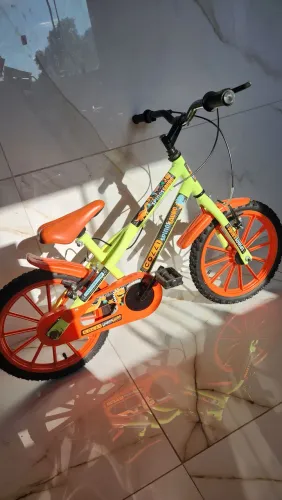 Bicicleta infantil "OTIMO ESTADO"