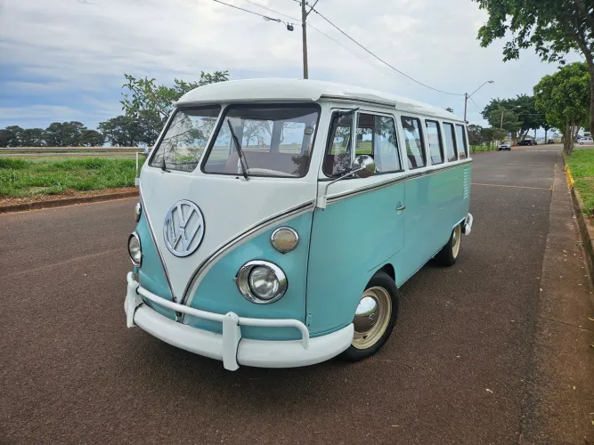 Volkswagen Kombi Standard/ Luxo/ Serie Prata 1974