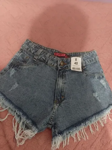 Vendo short jeans número 42 nunca usado