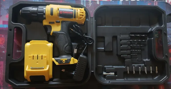 Parafusadeira 12V+ Maleta e assessórios