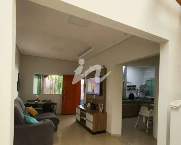 Casa à venda no Bosque dos Buritis (Uberlândia/MG) com 4 quartos e 2 suítes