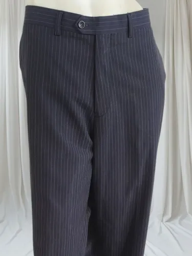 Calça 44. Alfaiataria. Risca de giz