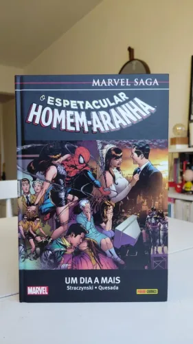 Marvel Saga Homem-Aranha Vol. 13 Um Dia a Mais - Straczynski e Quesada (Panini, Capa Dura)