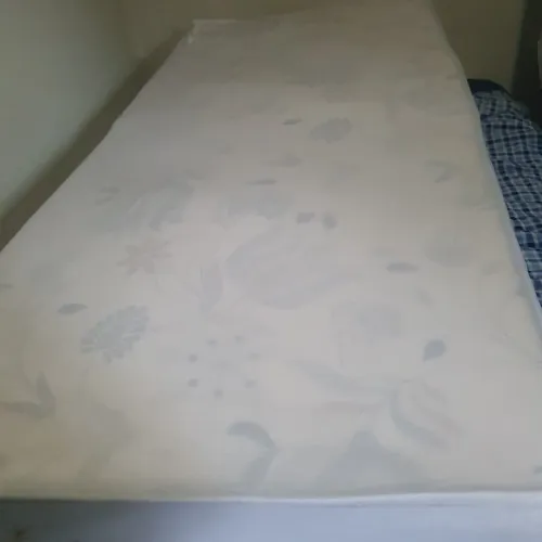 Colchao solteiro de mola em otimo estado 88 cm