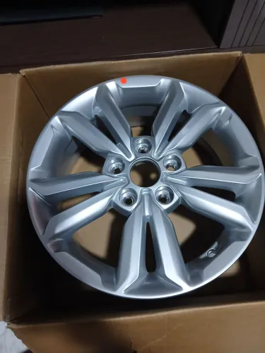 ? Roda linha Hyundai Creta Aro 16 - Original e SEM USO! 