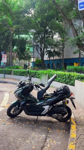 Honda ADV 150 verde 2024/2025